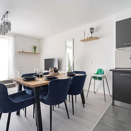Apartamento - Sunny - Spacious - Balcony *