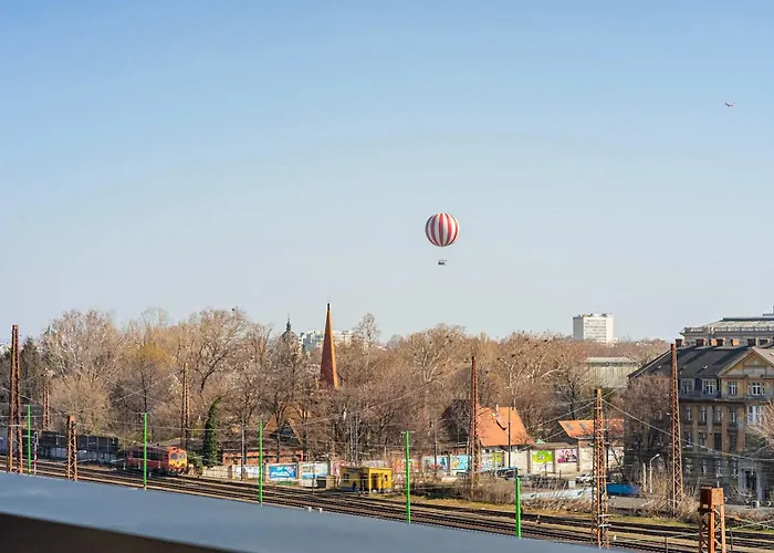 - Sunny - Spacious - Balcony Appartamento