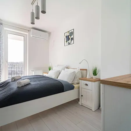 - Sunny - Spacious - Balcony 부다페스트