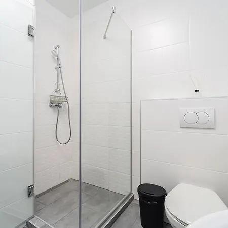 - Sunny - Spacious - Balcony Appartement