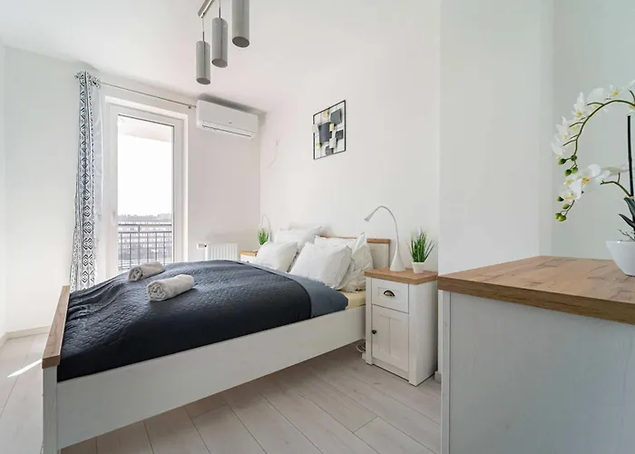 - Sunny - Spacious - Balcony 부다페스트