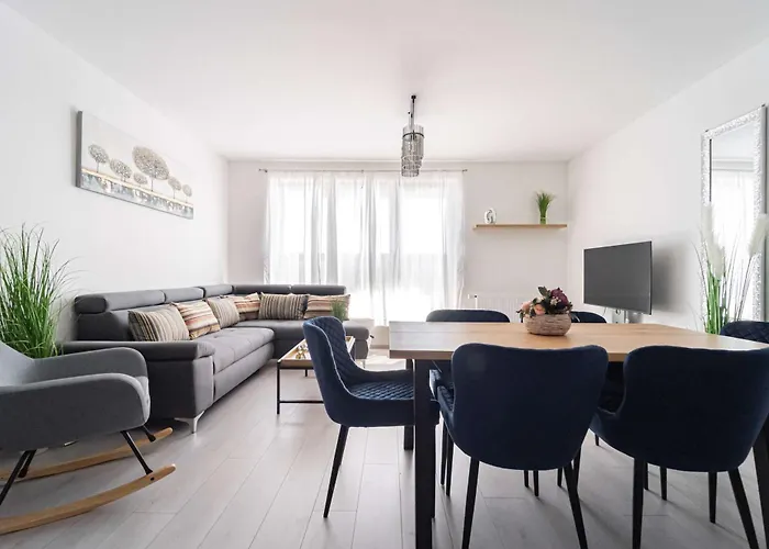 - Sunny - Spacious - Balcony * Budapesta