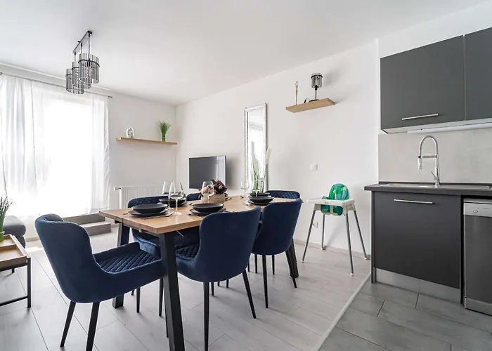 Apartament - Sunny - Spacious - Balcony *