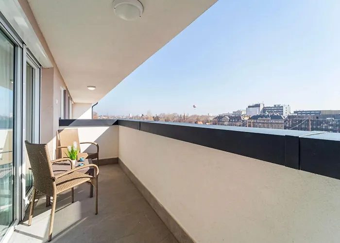 Apartament - Sunny - Spacious - Balcony *