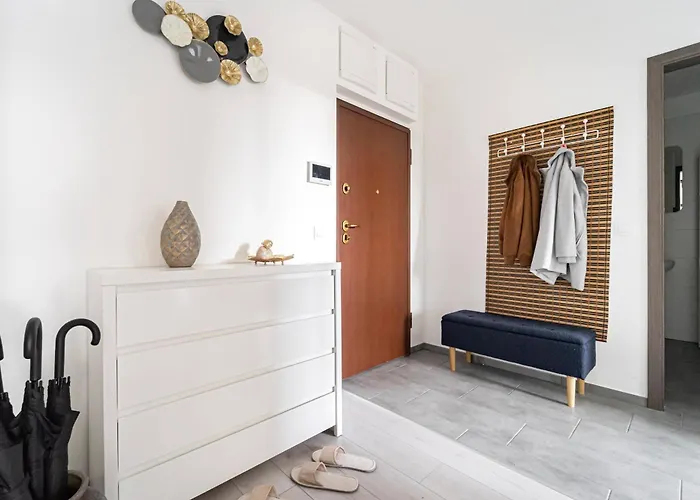 - Sunny - Spacious - Balcony 아파트 *