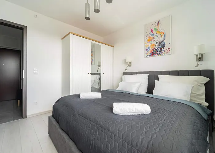 Apartament - Sunny - Spacious - Balcony *