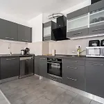 - Sunny - Spacious - Balcony Budapest