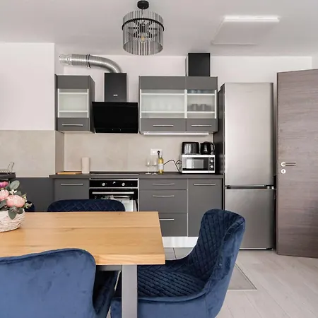 - Sunny - Spacious - Balcony 布达佩斯
