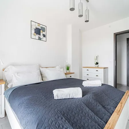 - Sunny - Spacious - Balcony 公寓